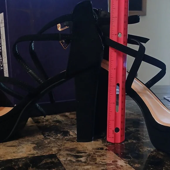 Black Platform Heels with Chunky Heel and Straps - Picture 5 of 6